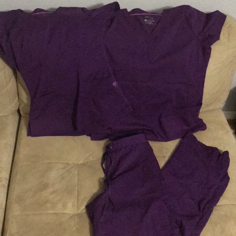 Women’s scrubs lot